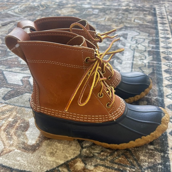 LL Bean Tan Navy Women's Bean Boots 8" Tie Up Shoes - Picture 6 of 8